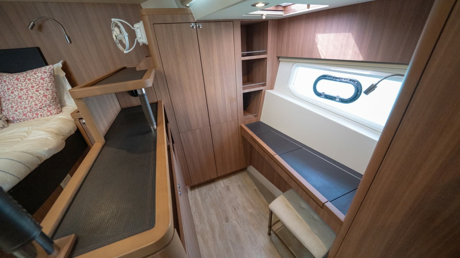 2021 Aquila 44 Motor Yacht - Photo 25