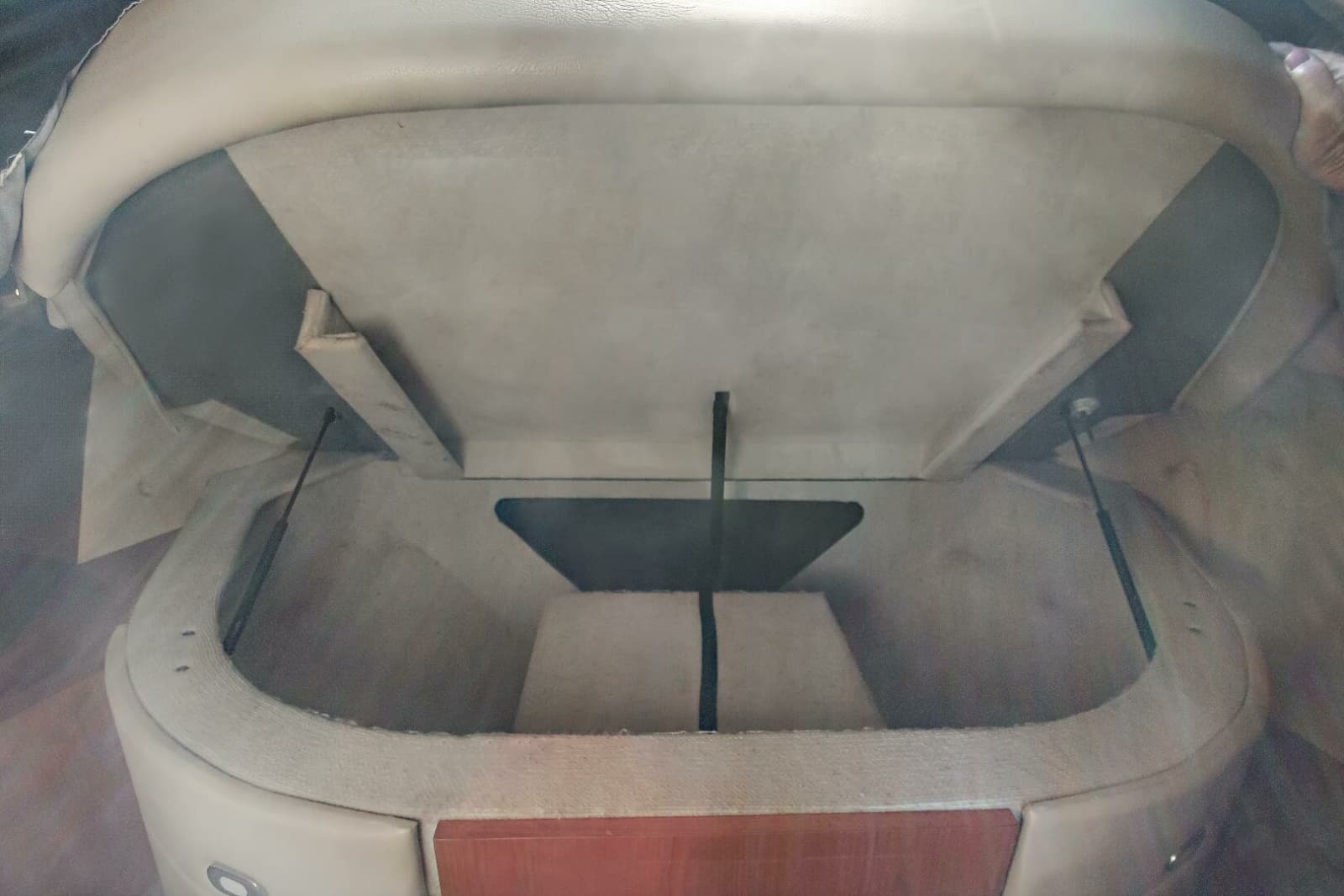 2000 Sea Ray 370 Express Cruiser - Photo 18