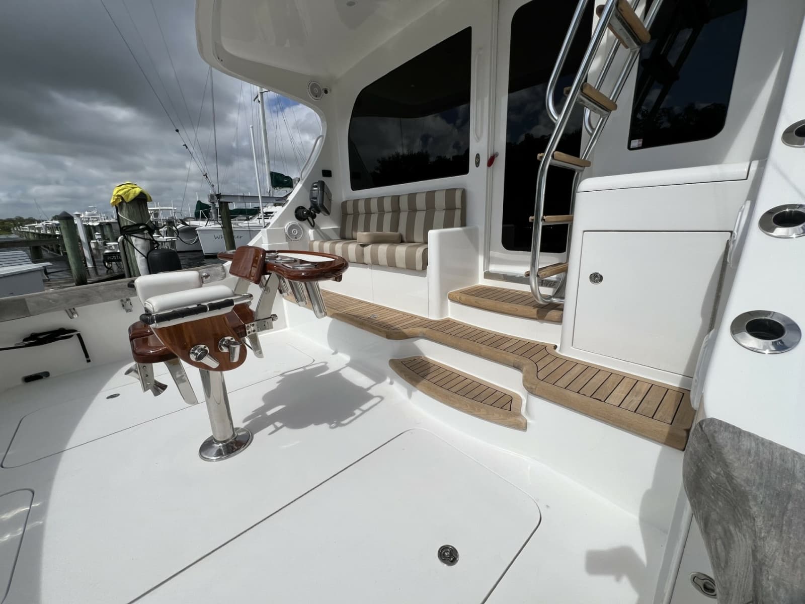 2013 Hatteras GT 54 - Photo 12