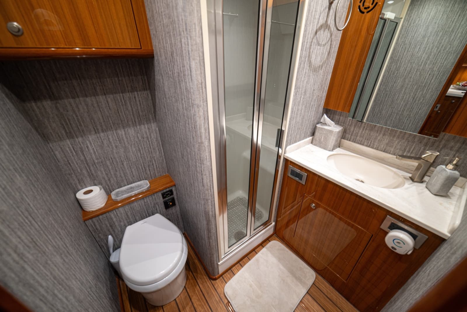 2023 Viking 46 Billfish - Photo 21