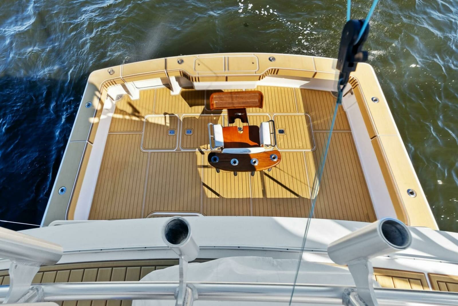 2002 Viking 65 Convertible - Photo 7