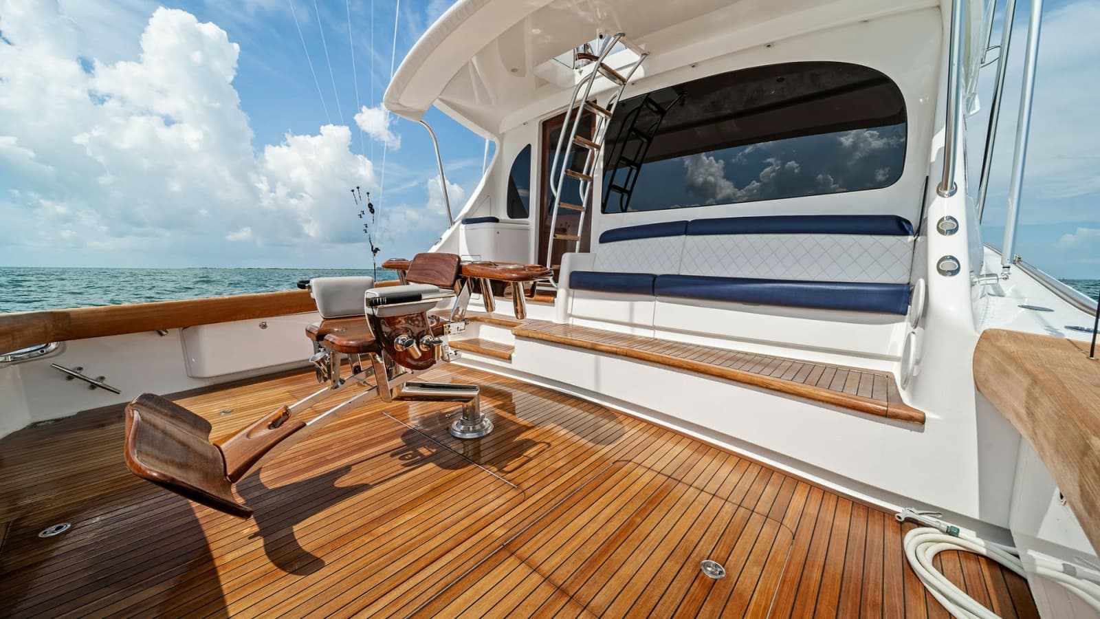 2024 Viking 64 Convertible - Photo 6