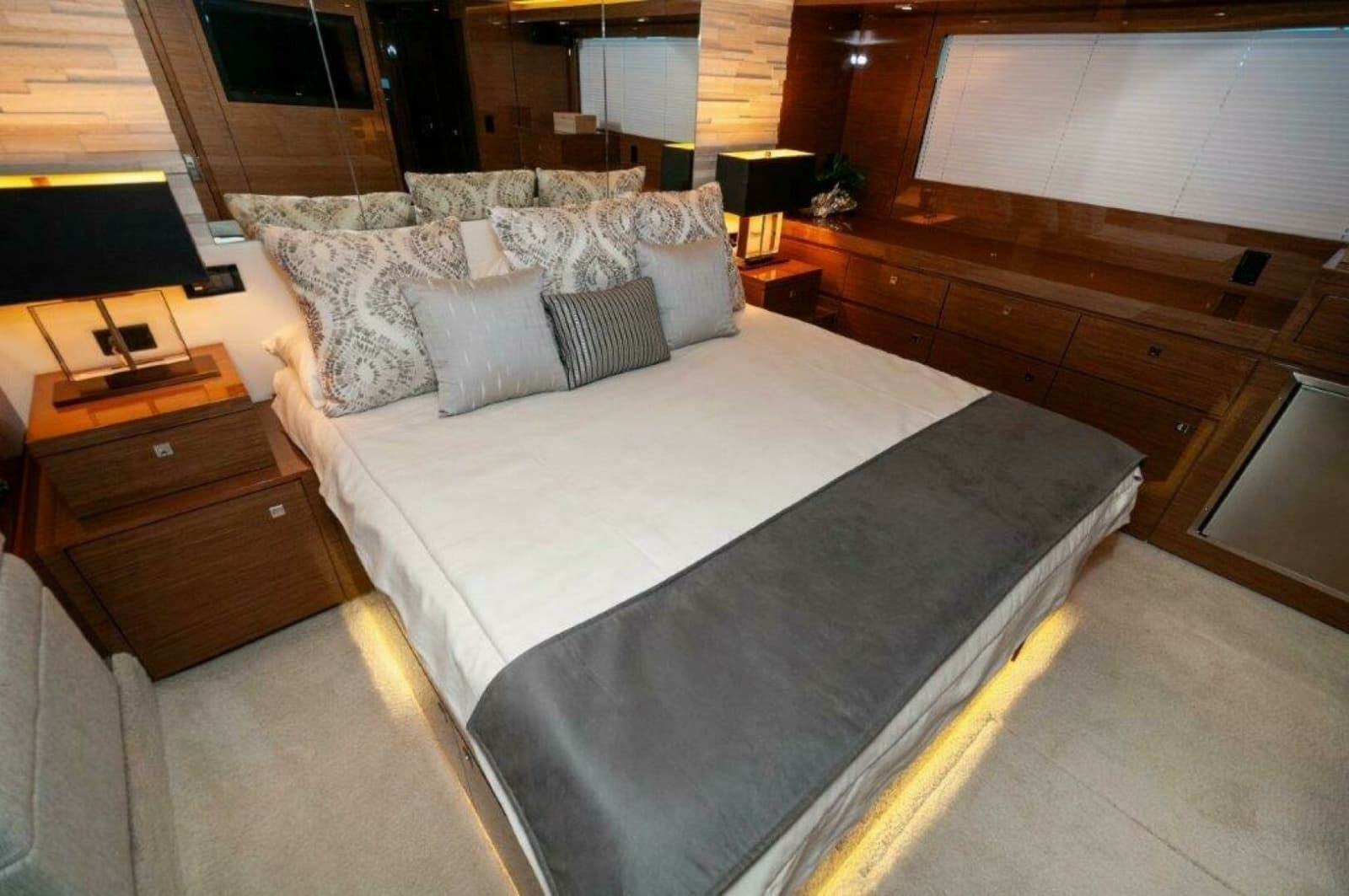 2020 Cruisers Yachts 60 Cantius - Photo 19