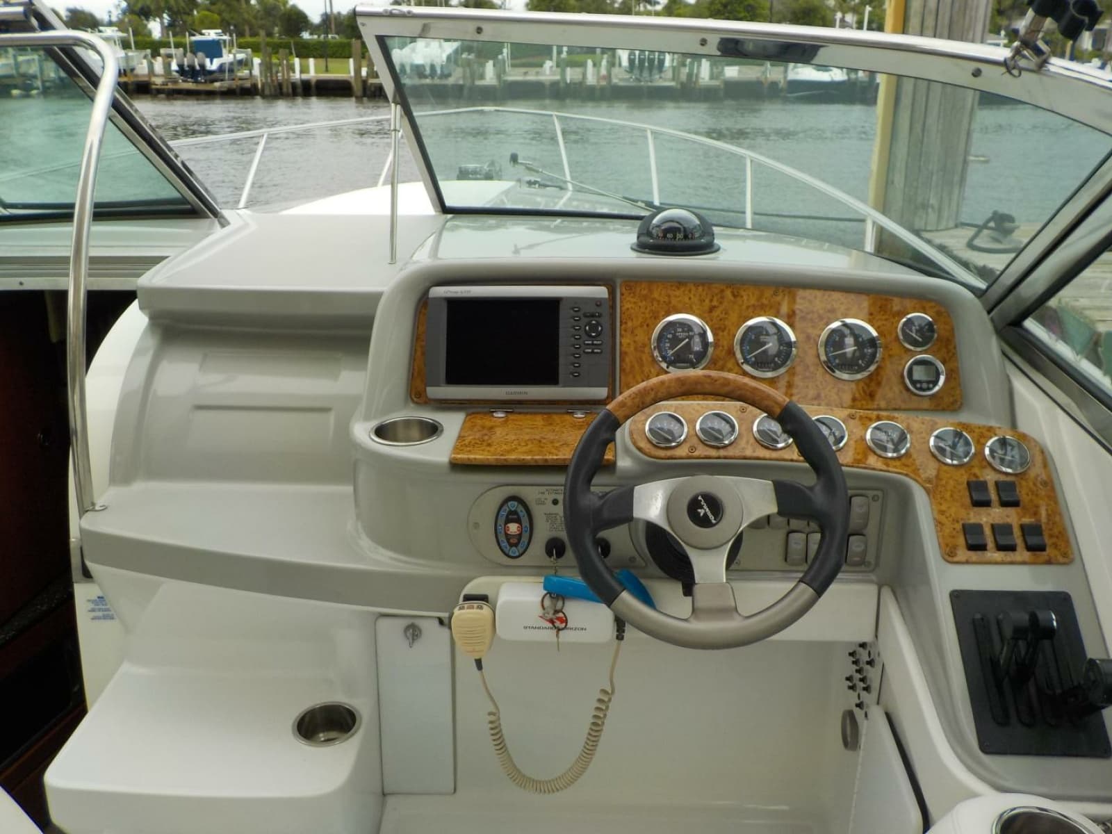 2006 Formula 330 SS - Photo 6