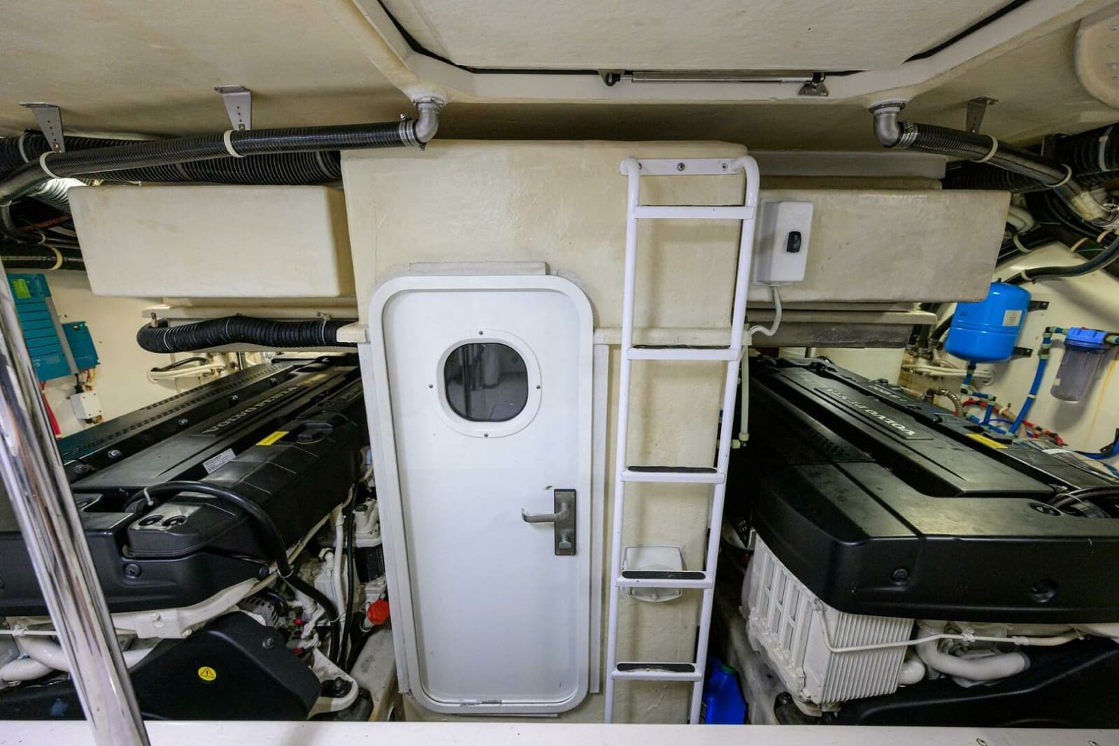 2016 Marquis 660 Sport Yacht - Photo 46