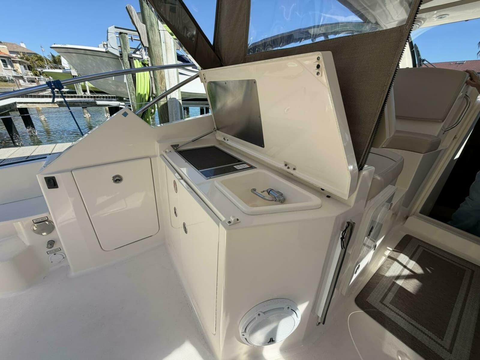 2014 Pursuit SC 365i - Photo 21