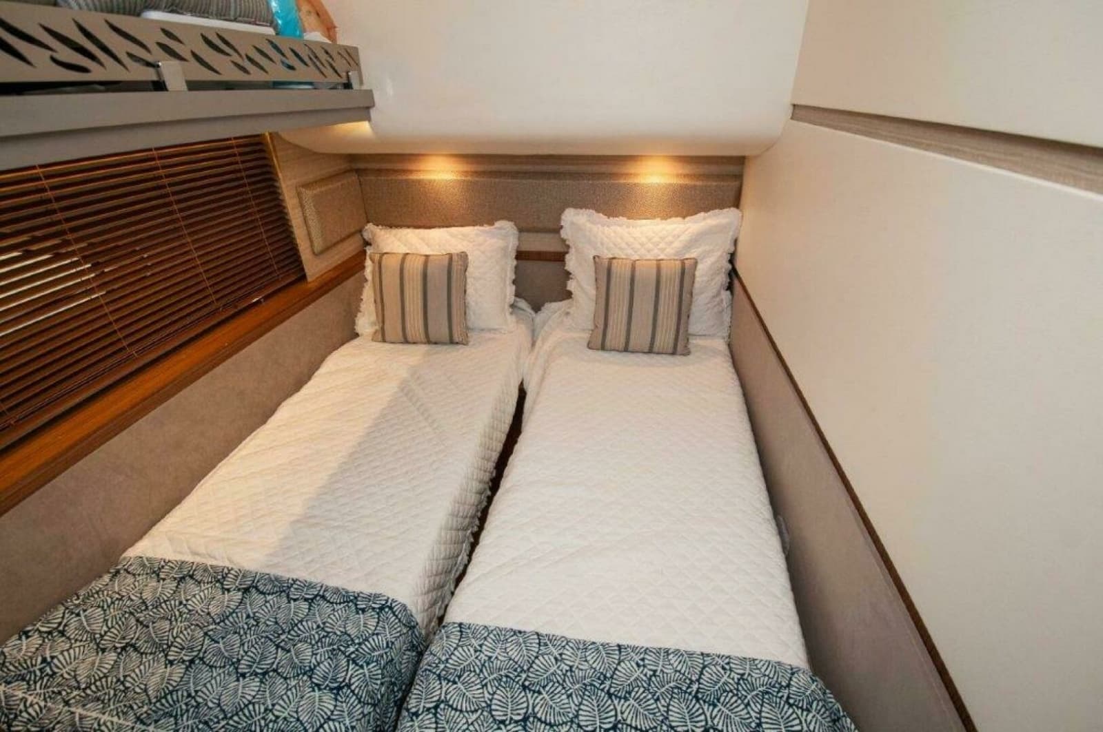 2018 Sea Ray L550 Flybridge - Photo 27