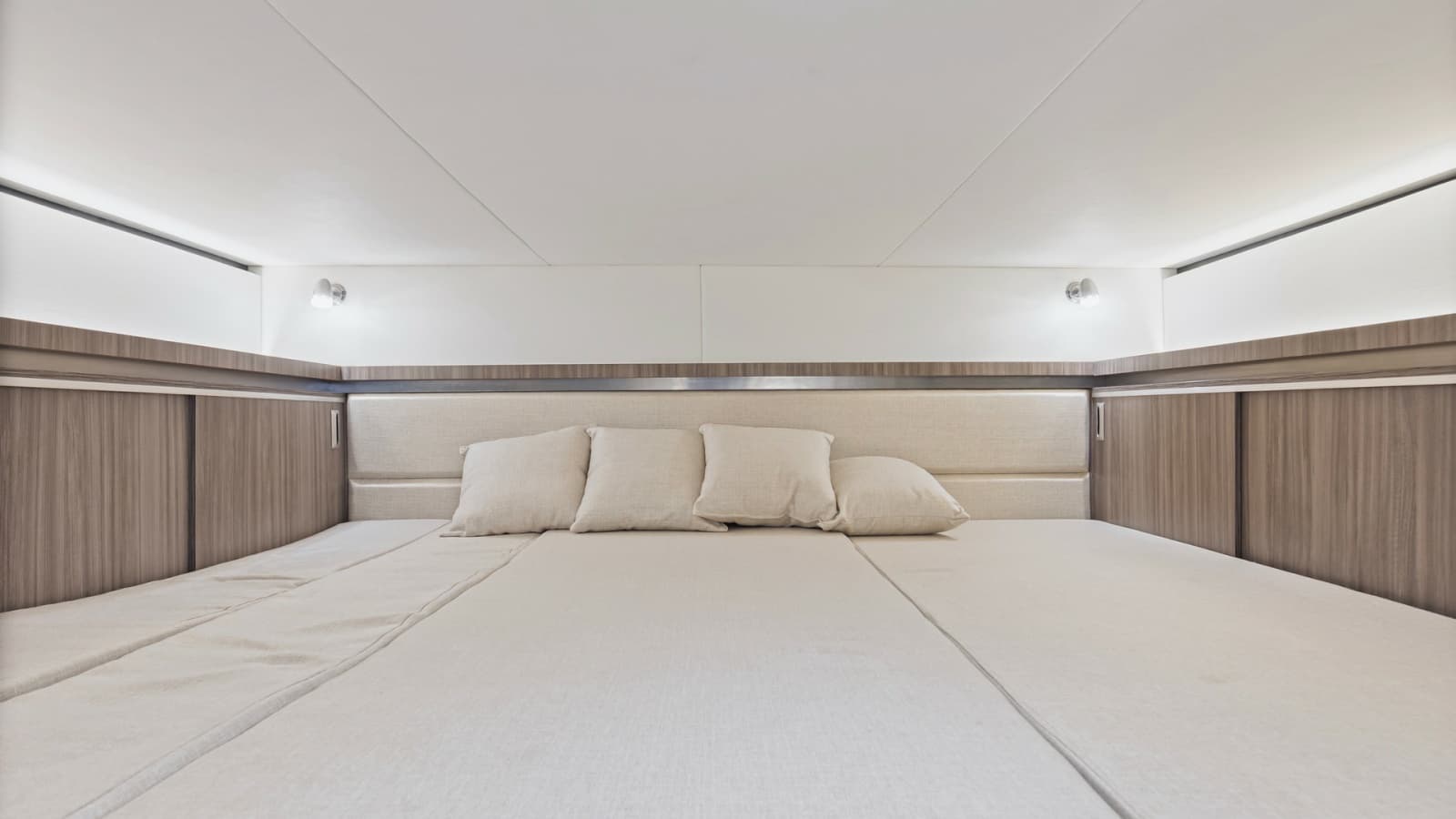 2022 Sea Ray 320 Sundancer OB - Photo 6