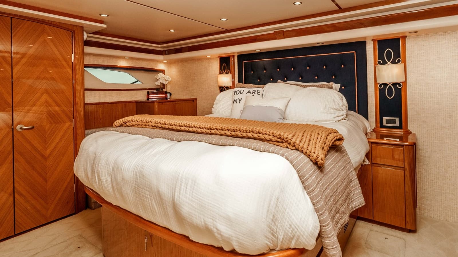 2014 Viking 76 Enclosed Bridge Sportfisher - Photo 27