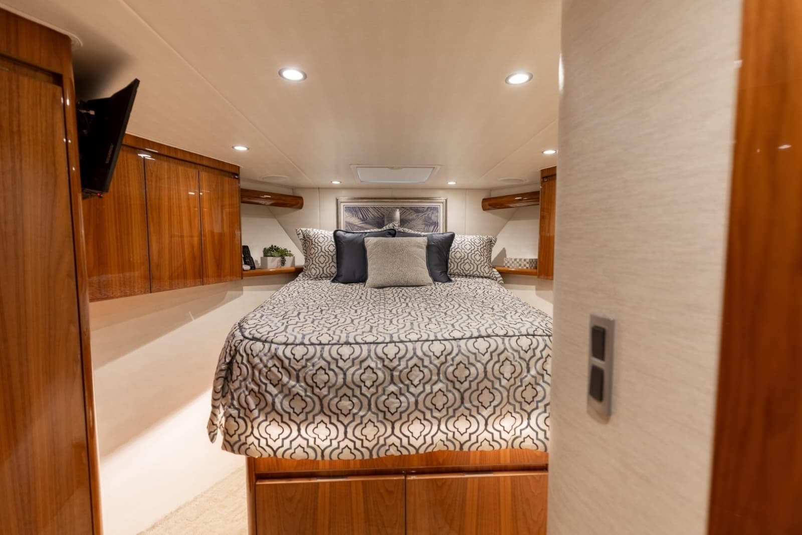 2018 Viking 52 Sport Tower - Photo 37