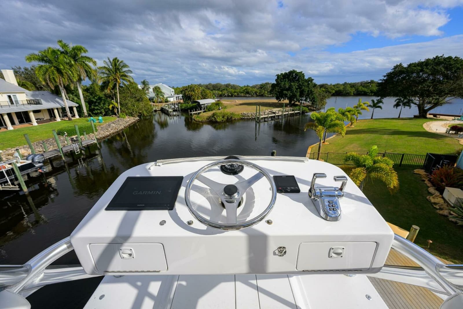 2013 Hatteras GT63 - Photo 31