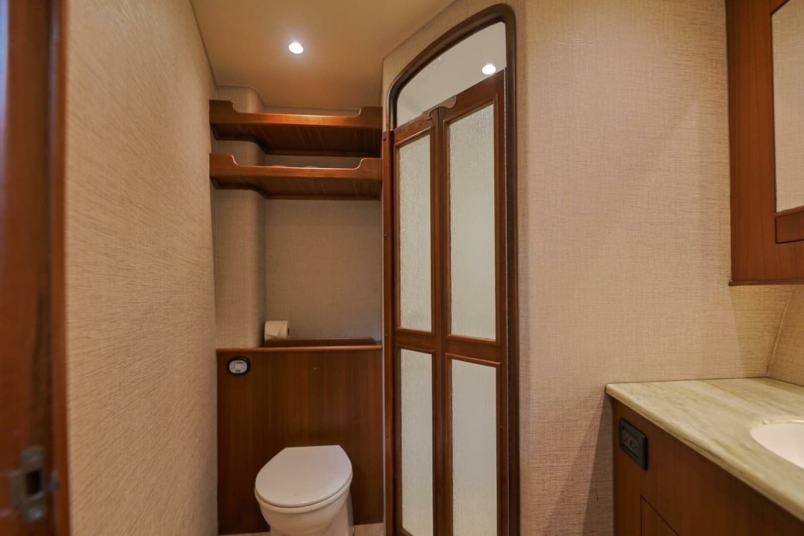 2014 Blackwell 62 Convertible - Photo 39