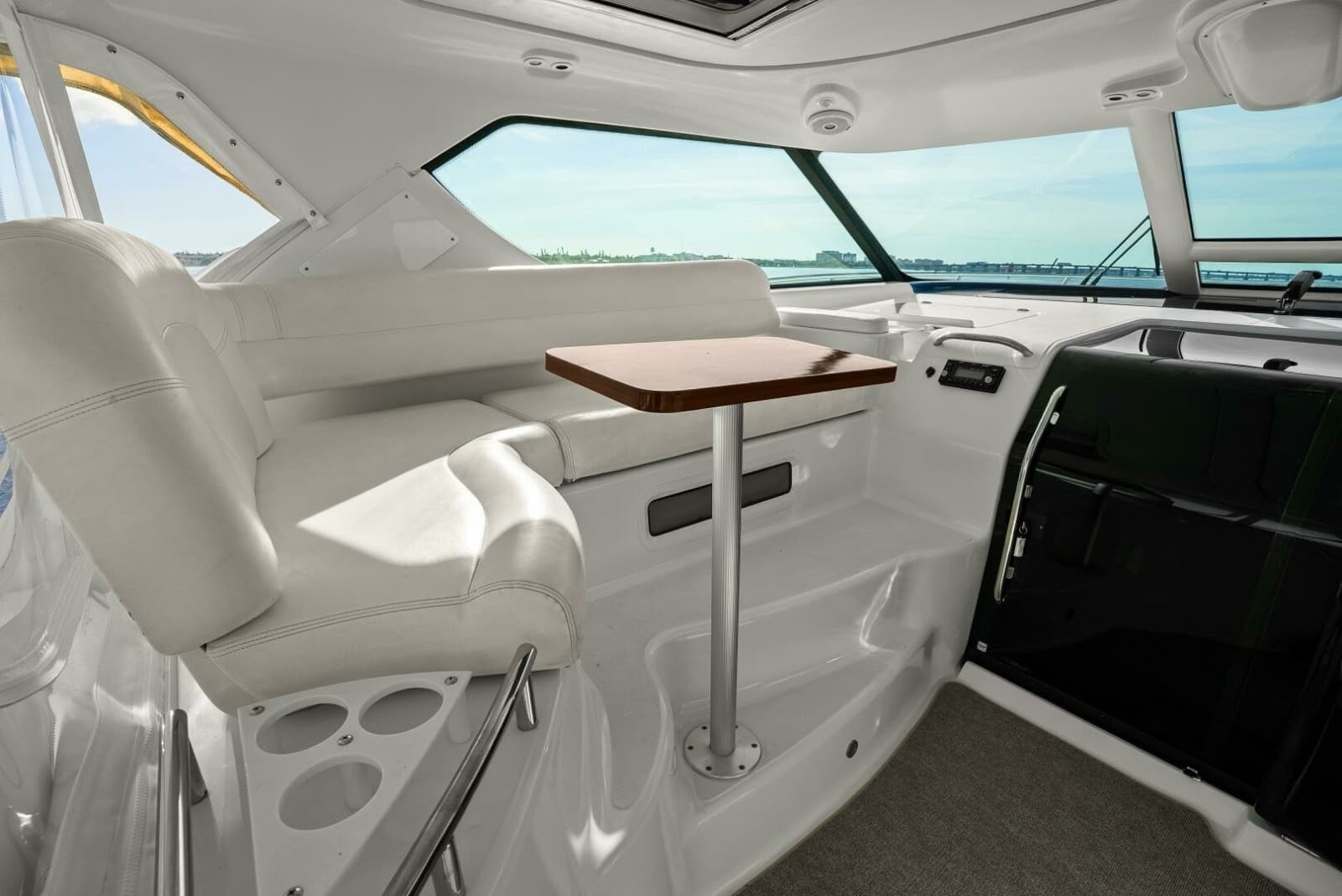 2007 Tiara Yachts 4300 Sovran - Photo 9