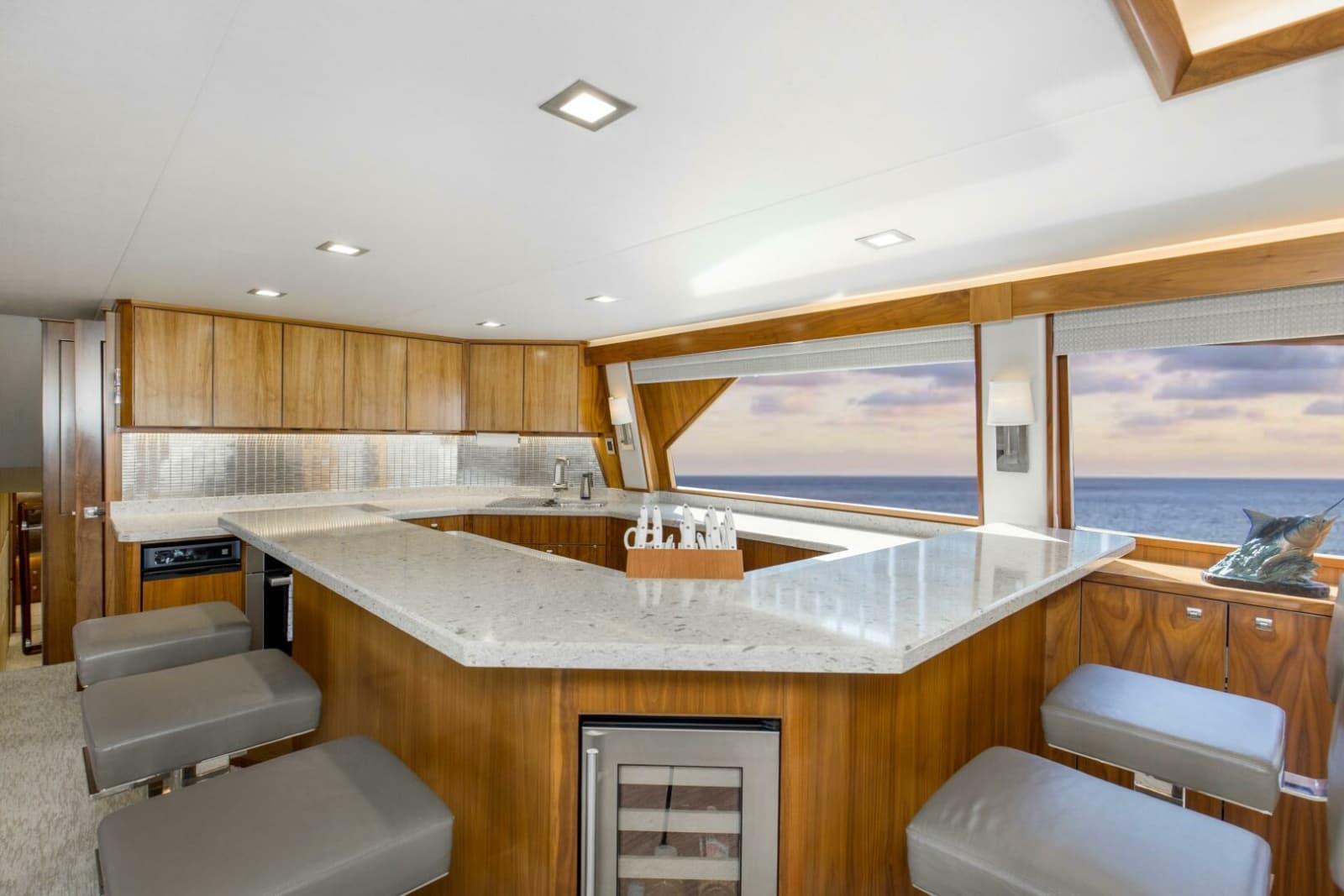 2016 Viking 92 Enclosed Bridge - Photo 13