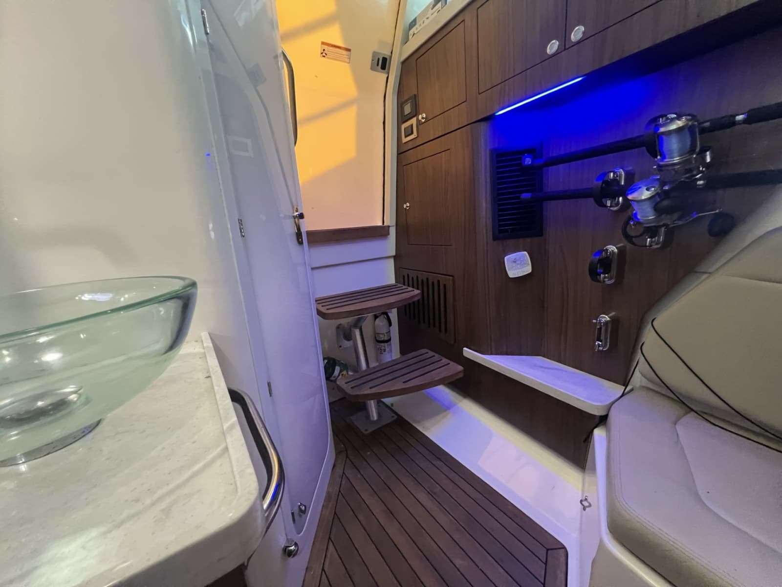 2017 Boston Whaler 380 Outrage - Photo 21