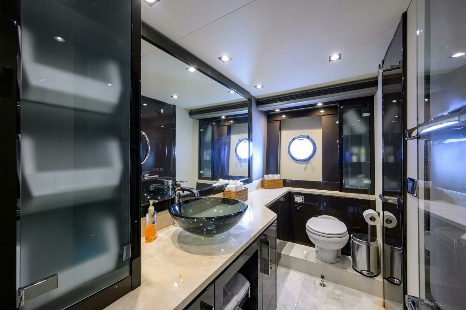 2016 Marquis 660 Sport Yacht - Photo 11