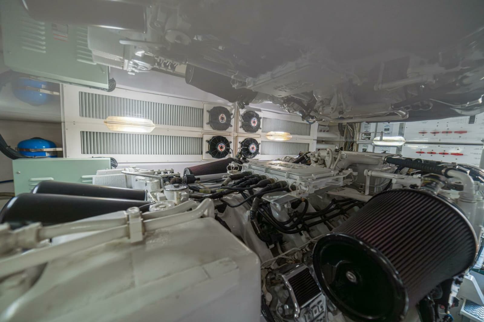 2006 Viking 56 Convertible - Photo 79
