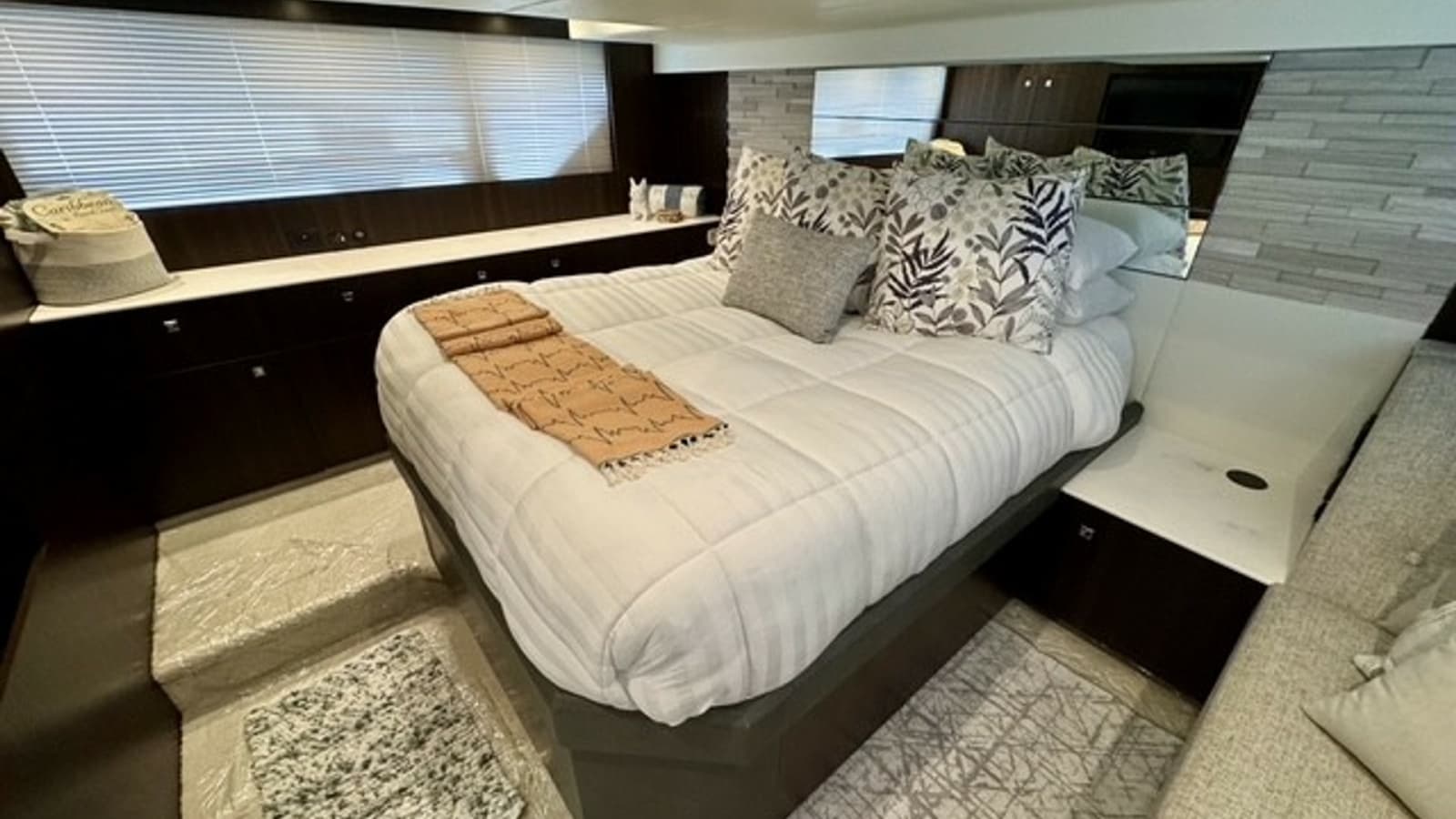 2023 Cruisers Yachts 50 Cantius - Photo 4