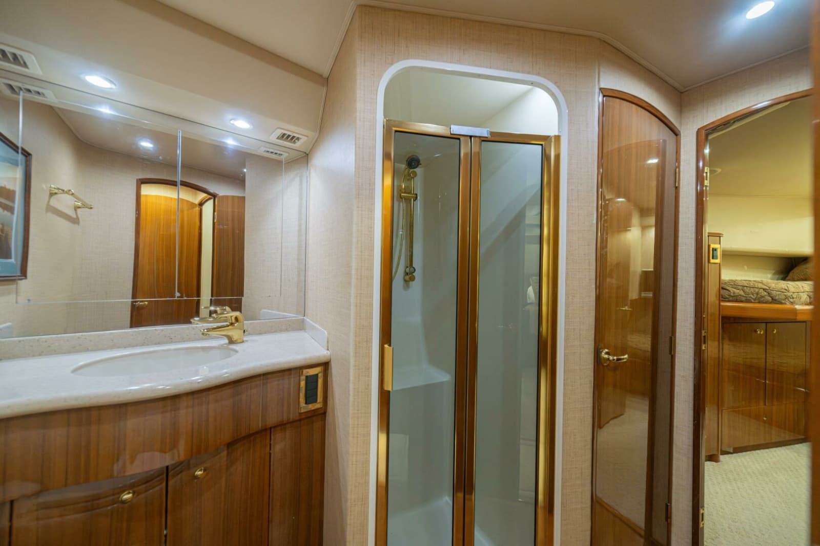 2006 Viking 56 Convertible - Photo 53