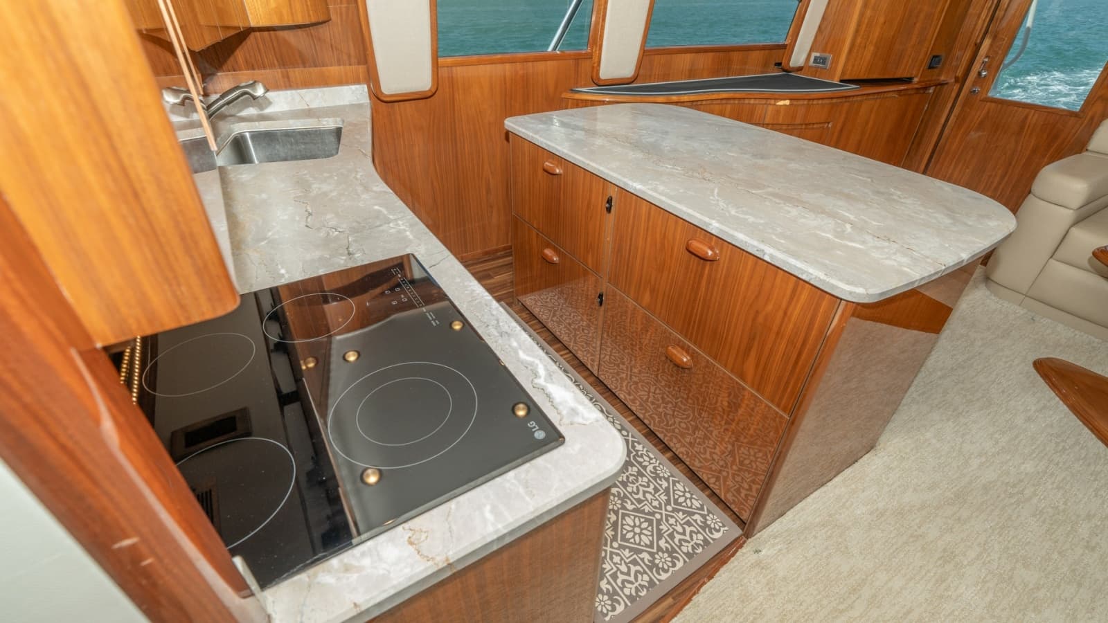 2017 Viking 55 Convertible - Photo 14