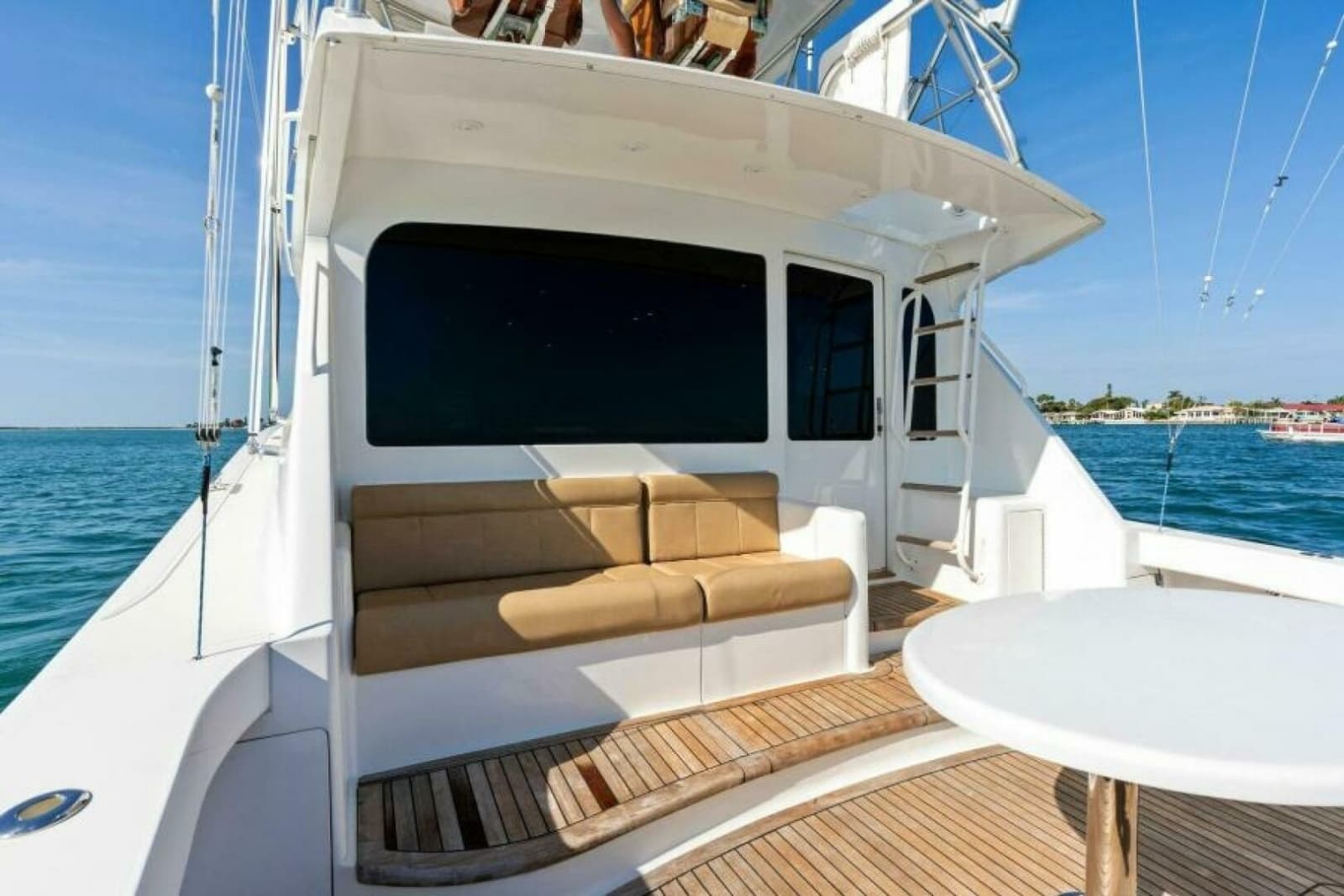 2003 Viking 48 Convertible - Photo 8