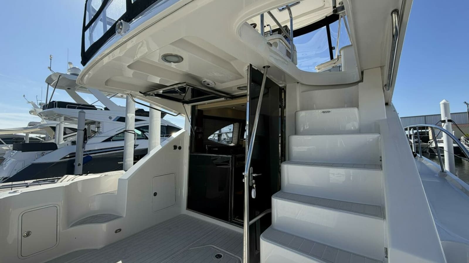 2008 Sea Ray 47 Sedan Bridge - Photo 13