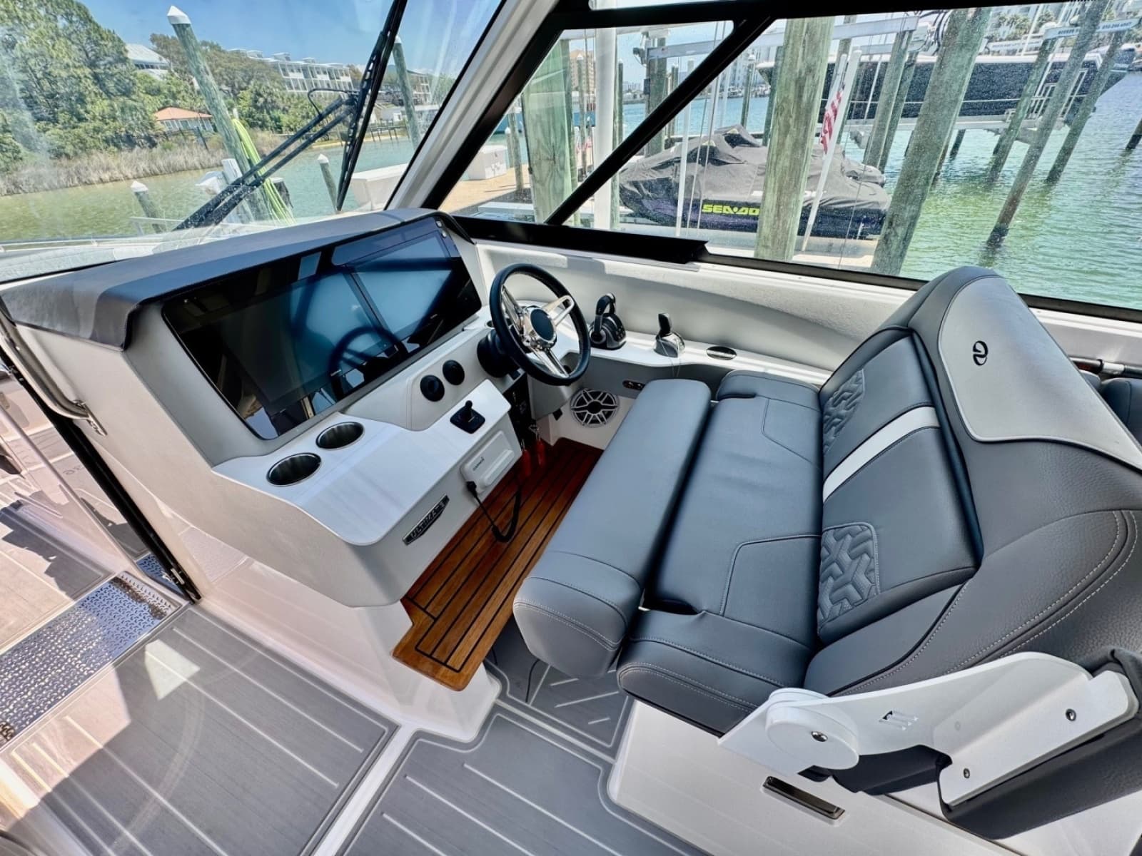 2025 Regal LS36 - Photo 2