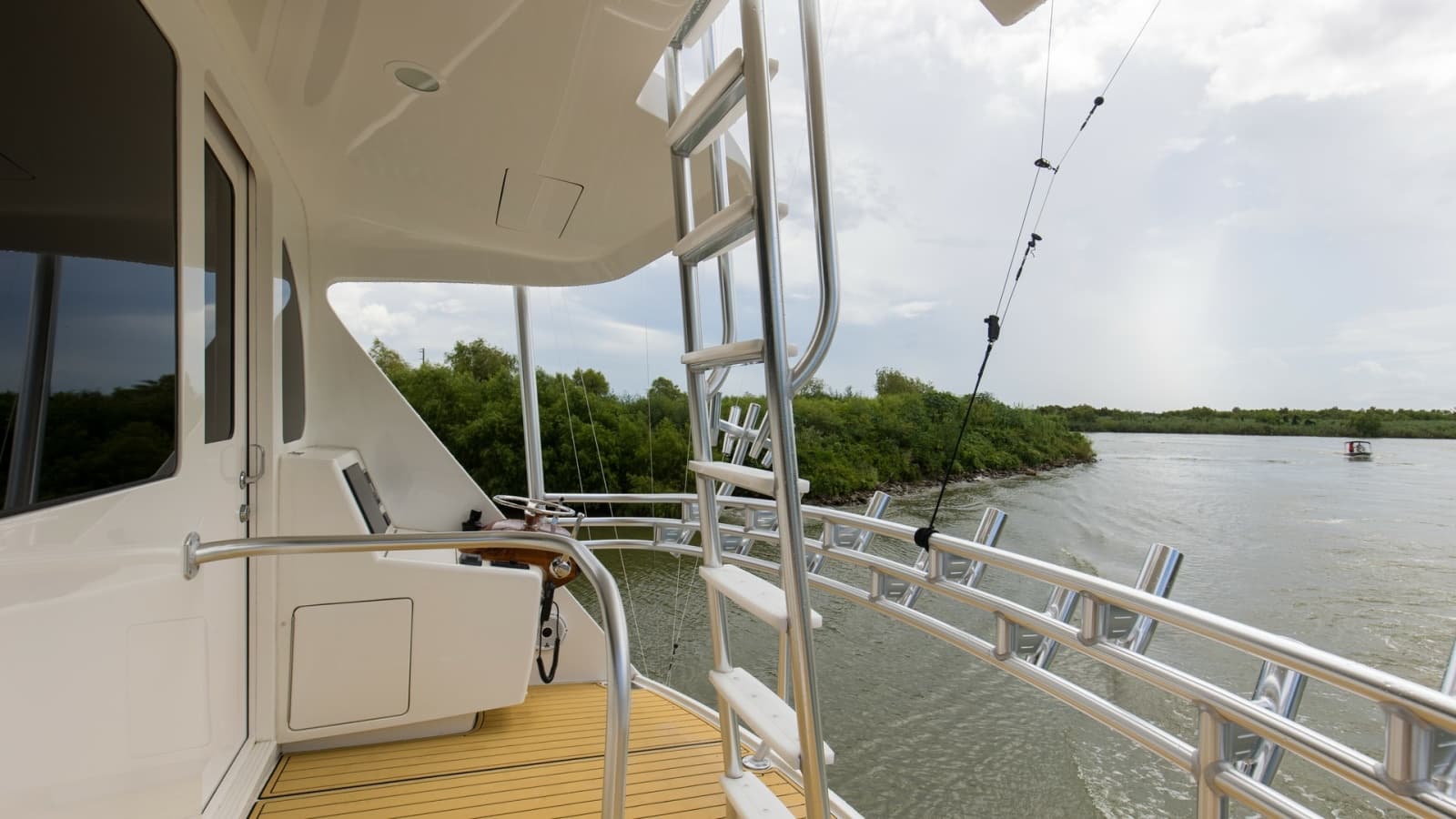 2017 Viking 72 Enclosed Bridge - Photo 45