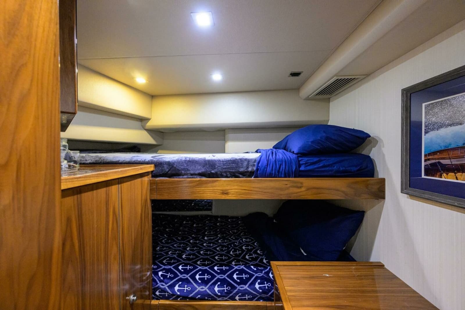 2020 Viking 92 Enclosed Bridge - Photo 38