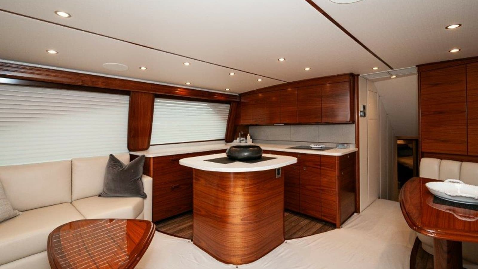 2025 Viking 58 Convertible - Photo 11