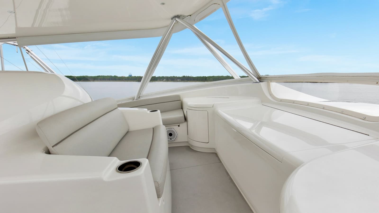 2020 Viking 68 Convertible - Photo 27