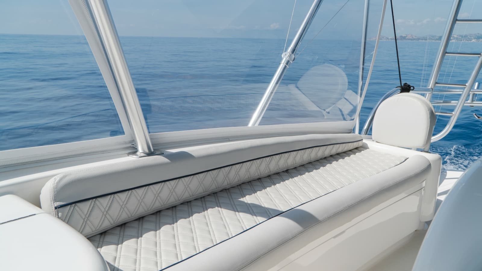 2014 Viking 66 Convertible - Photo 41