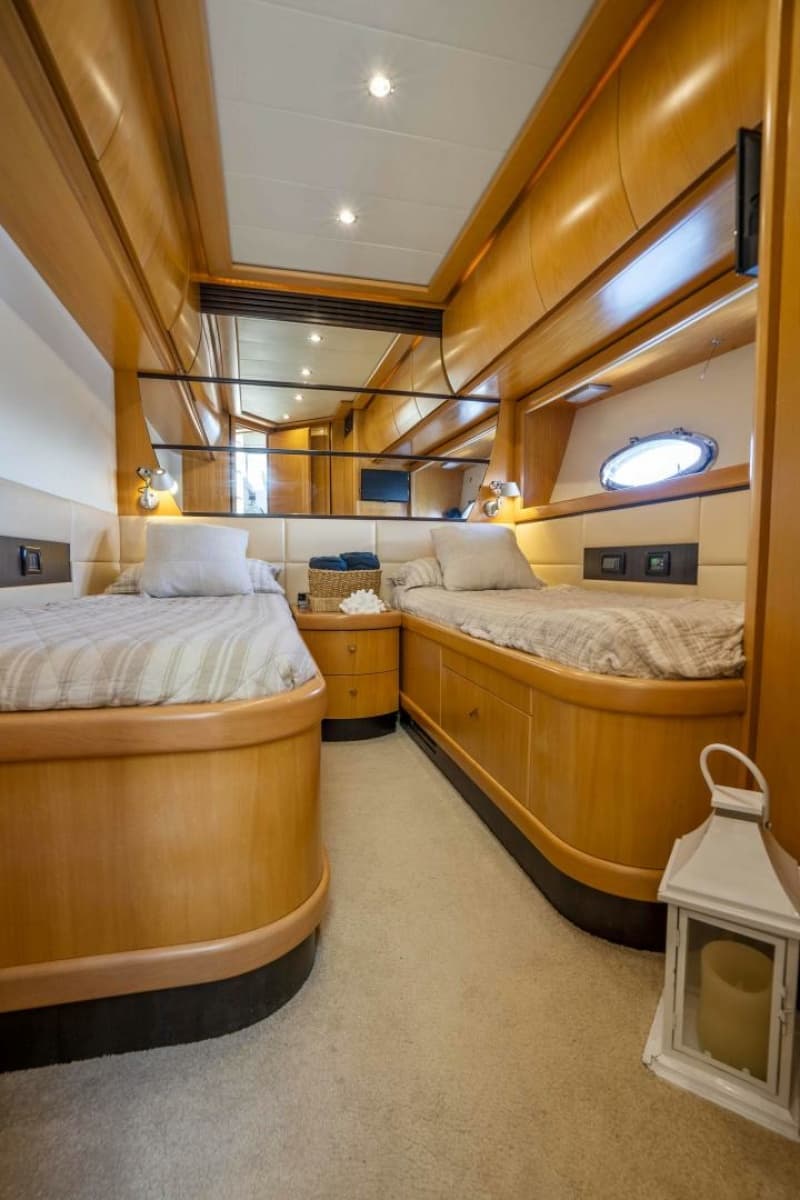 2005 Pershing 76 Motor Yacht - Photo 27