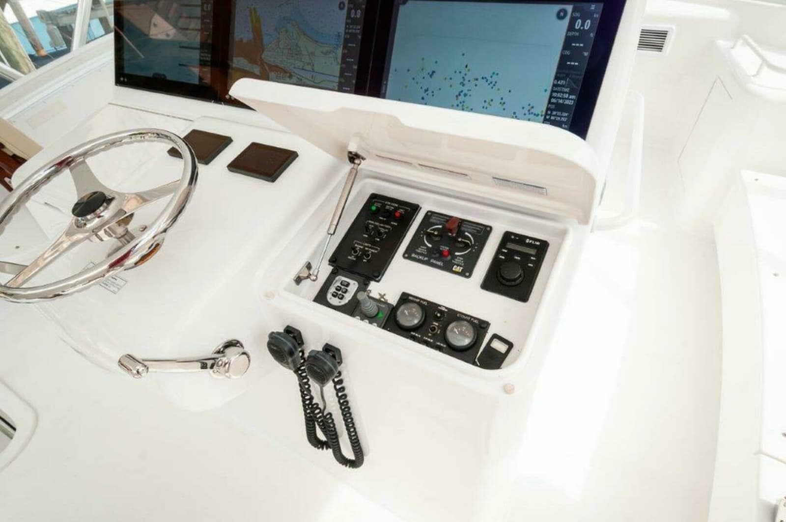 2016 Hatteras GT60 - Photo 45