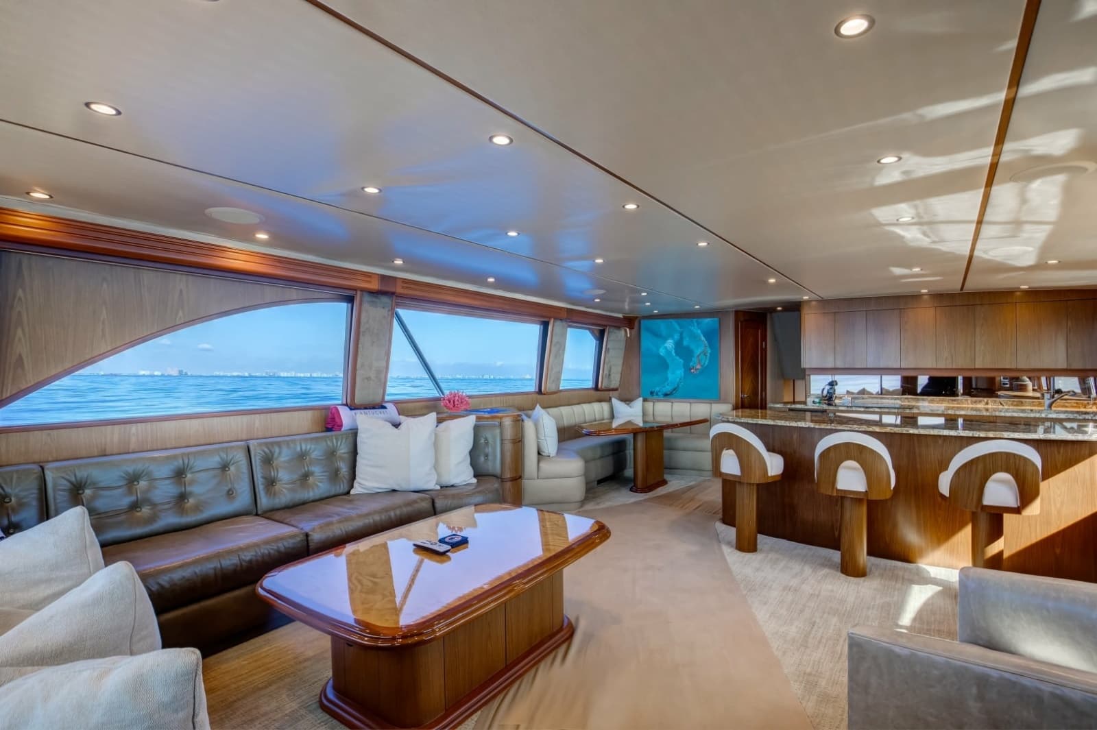 2010 Viking 82 Convertible - Photo 7