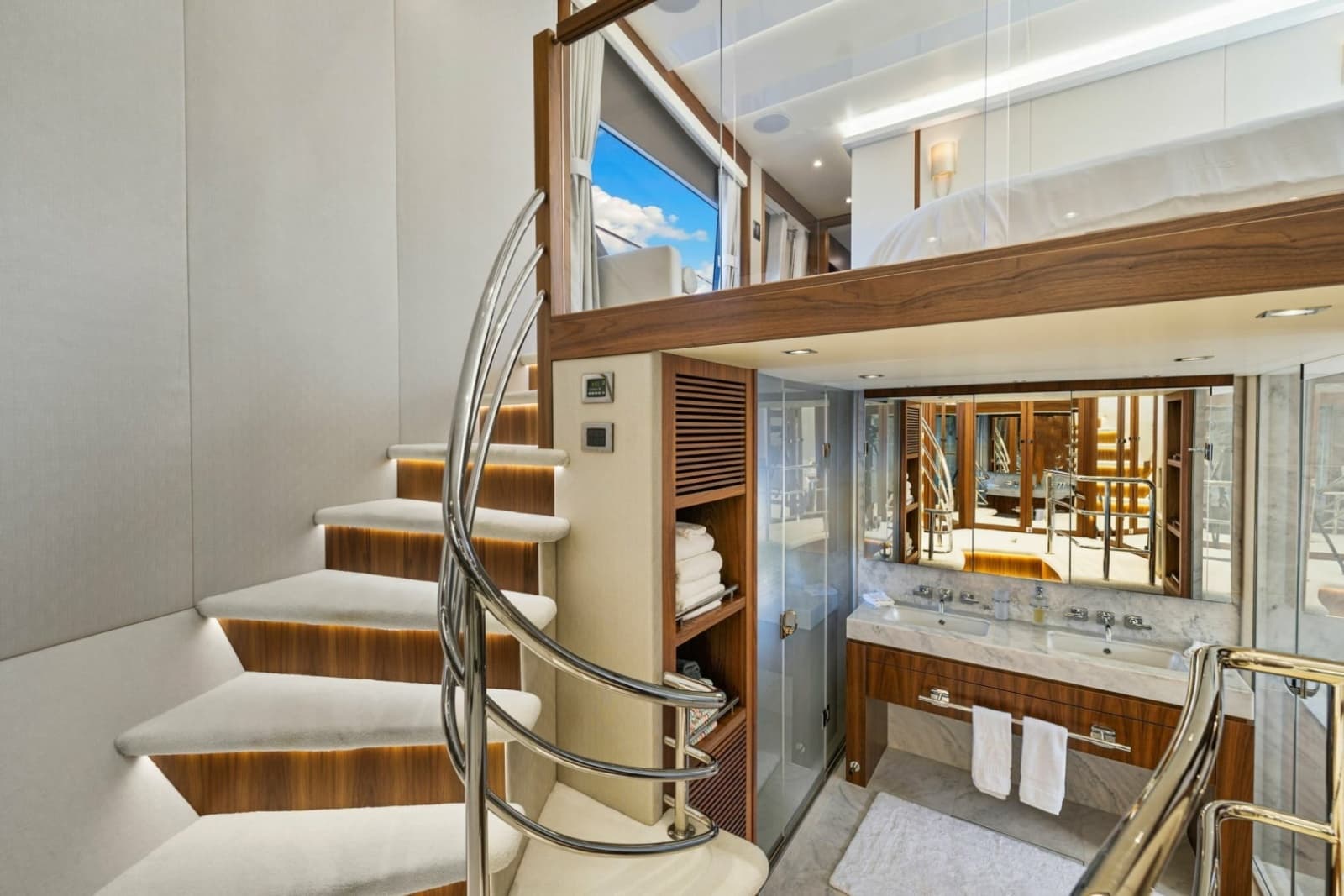 2018 Sunseeker 95 Motoryacht - Photo 14