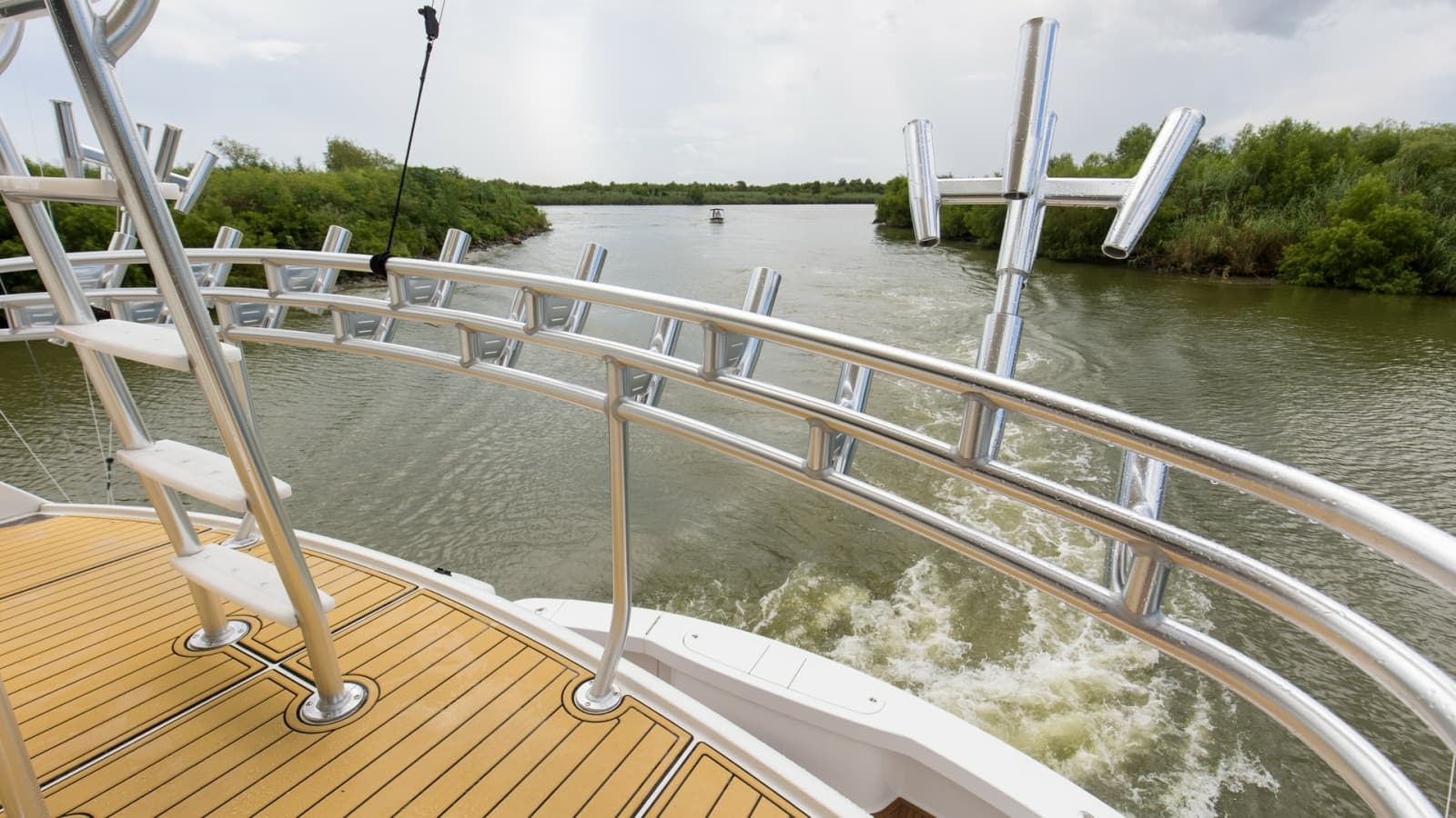 2017 Viking 72 Enclosed Bridge - Photo 46