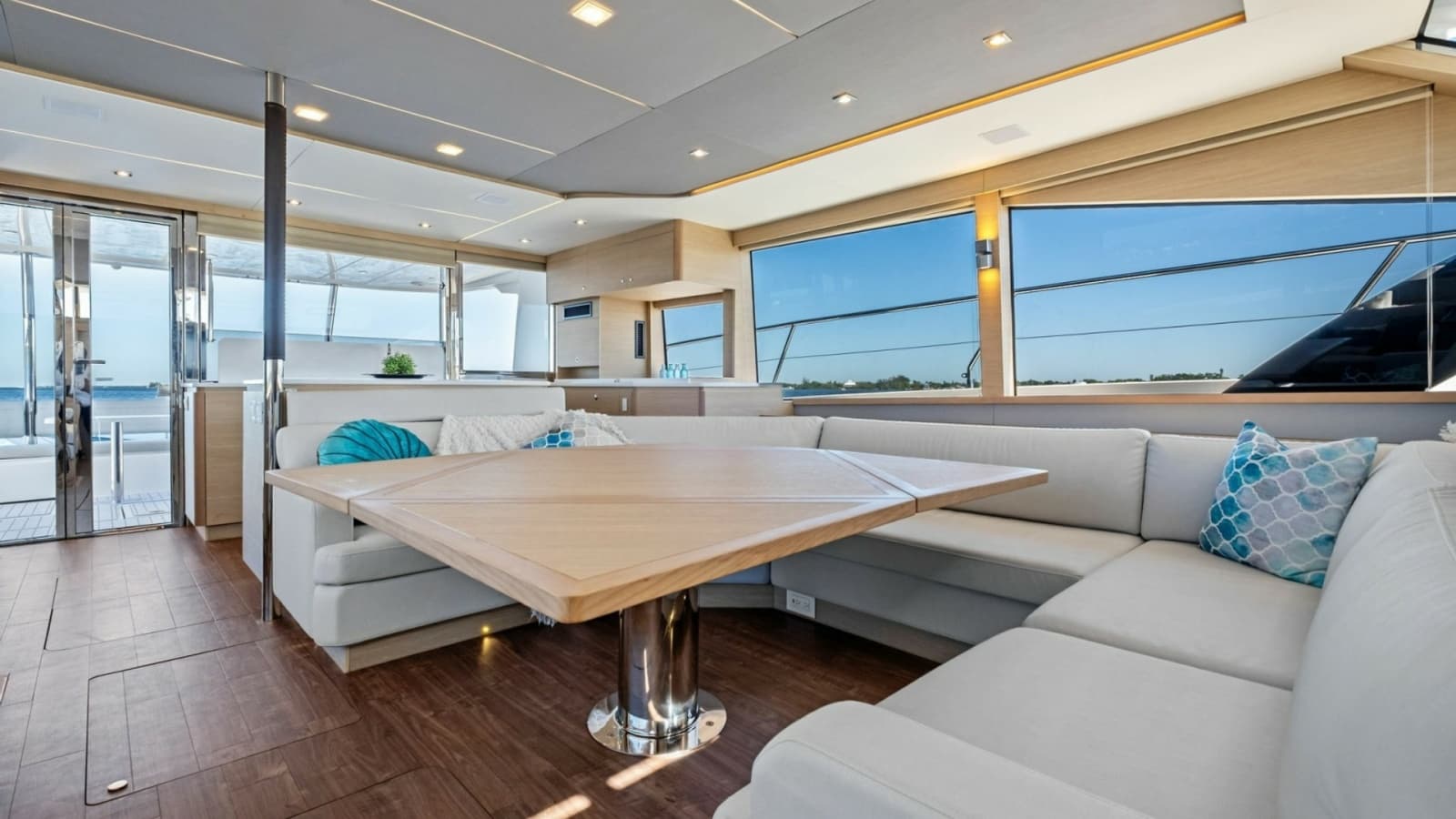 2022 Aquila 54 Yacht - Photo 2