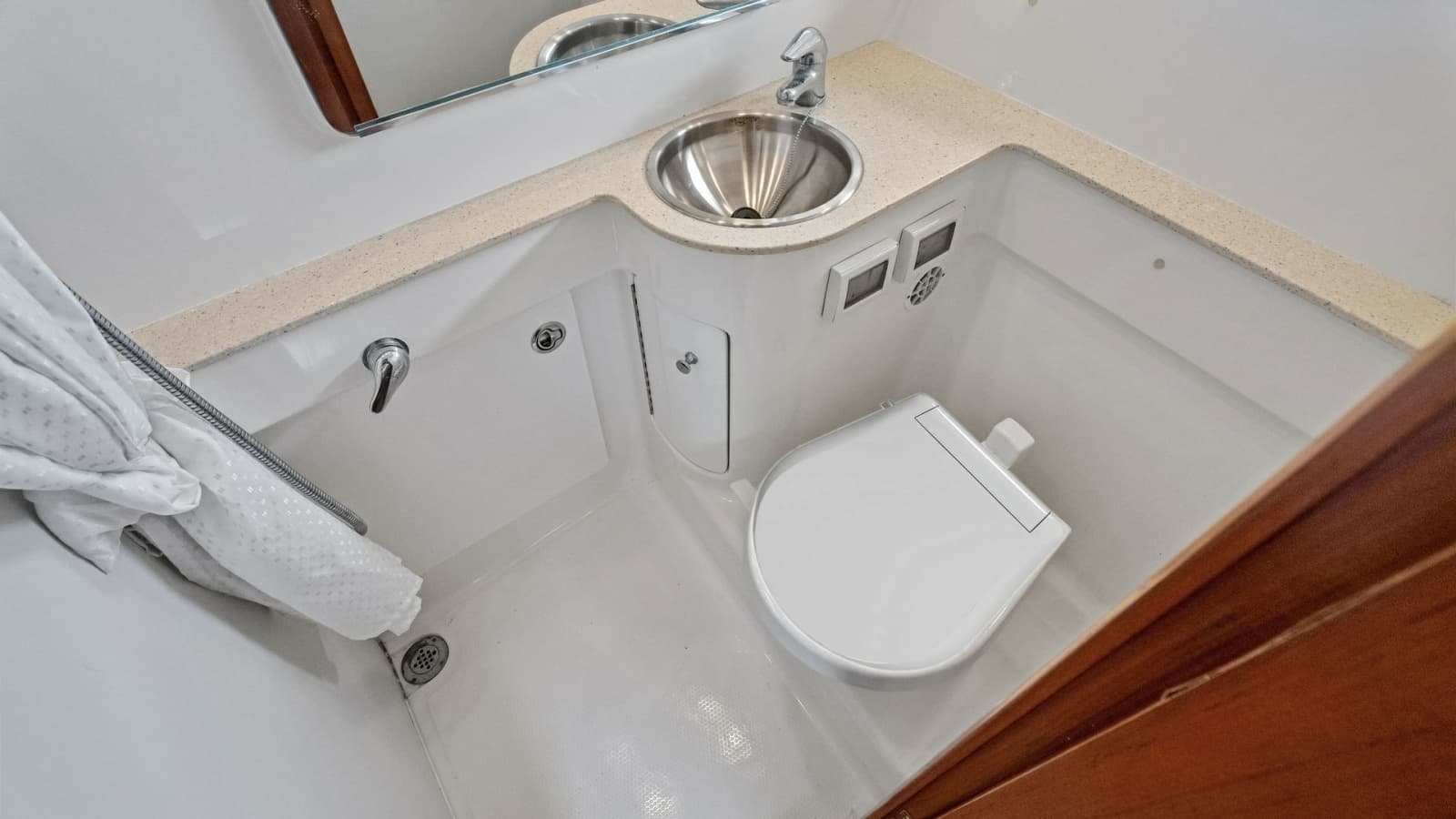 2007 Tiara Yachts 32 Open - Photo 13