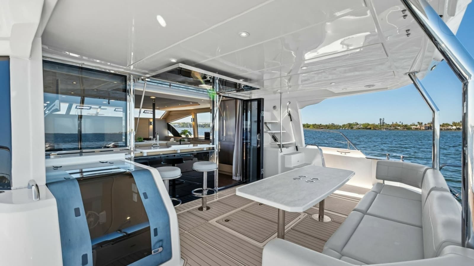 2022 Aquila 54 Yacht - Photo 10