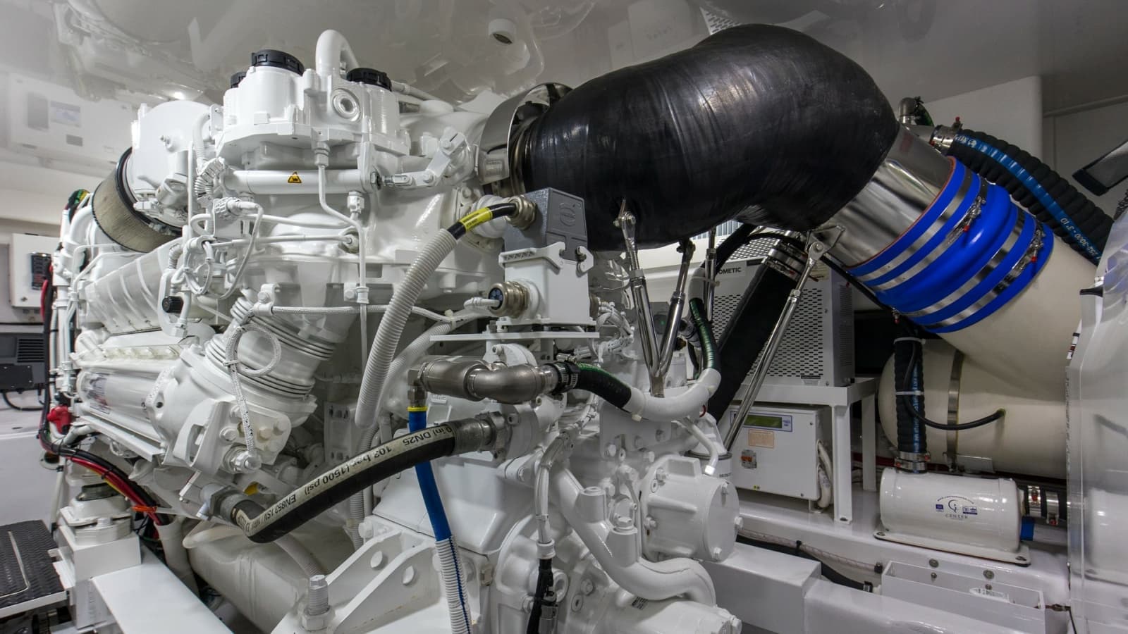2022 Viking 58 Convertible - Photo 50