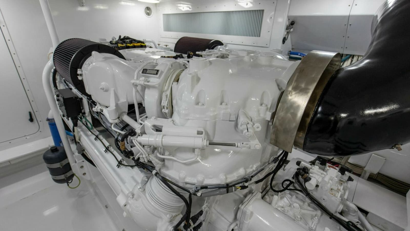 2005 Whiticar 76 Enclosed Bridge - Photo 61