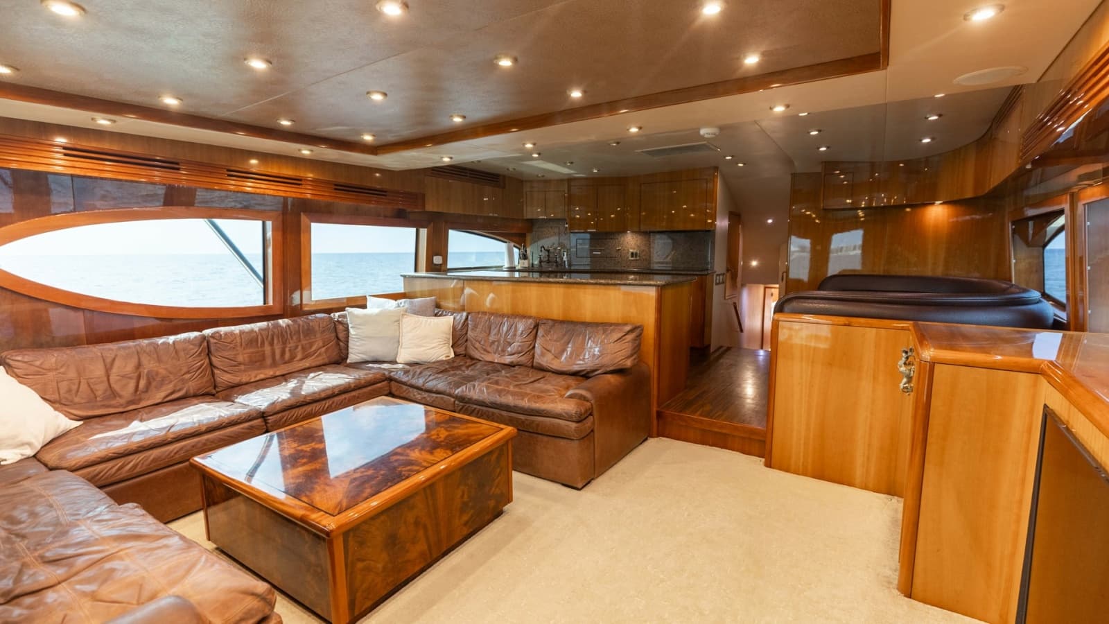 2007 Hatteras 68 Convertible - Photo 9