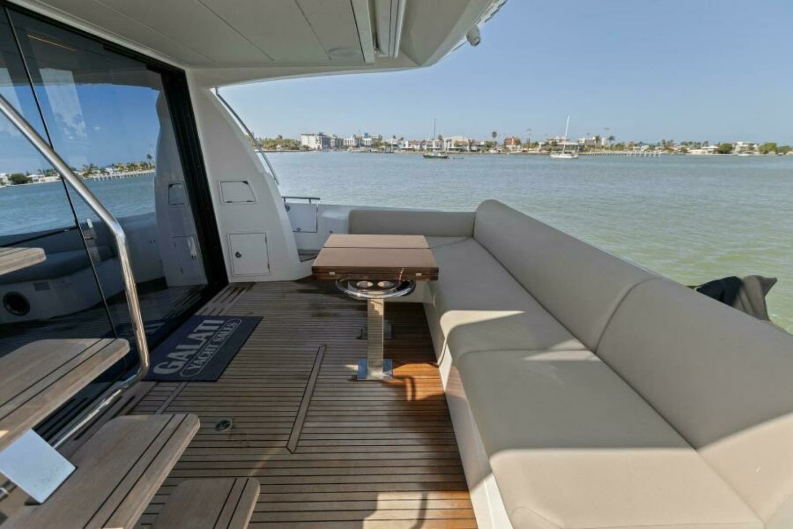 2022 Prestige 590 Flybridge - Photo 7