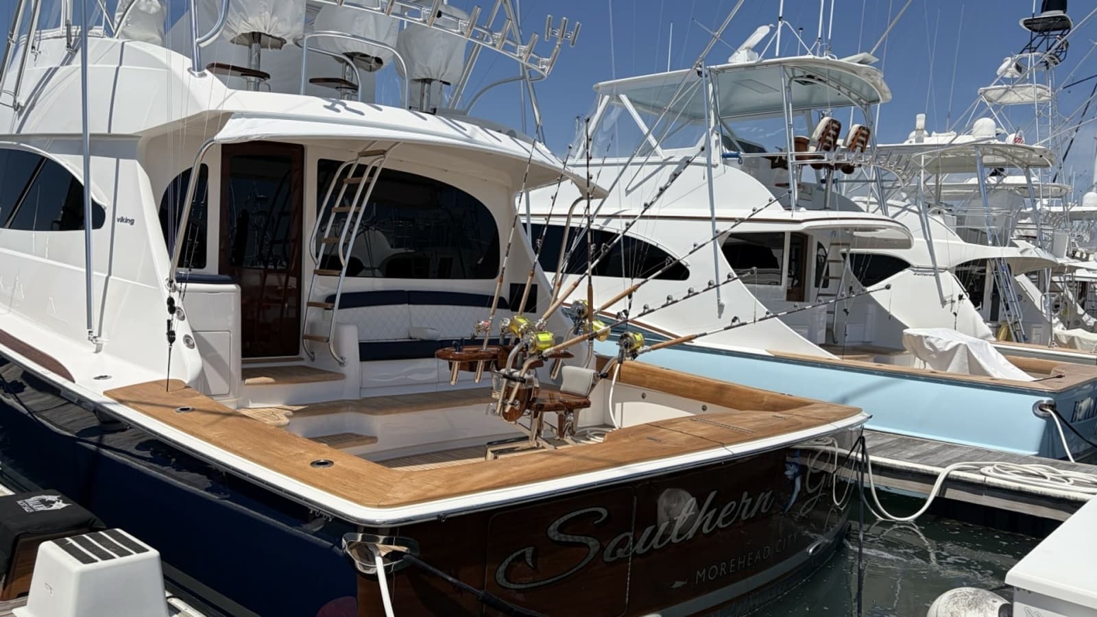 2024 Viking 64 Convertible - Photo 2
