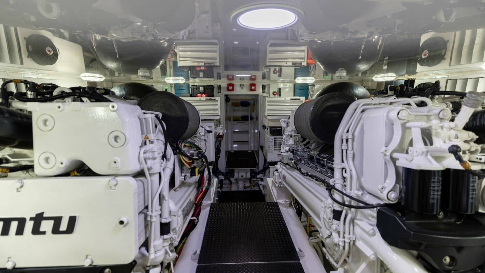 2019 Viking 68 Convertible - Photo 45