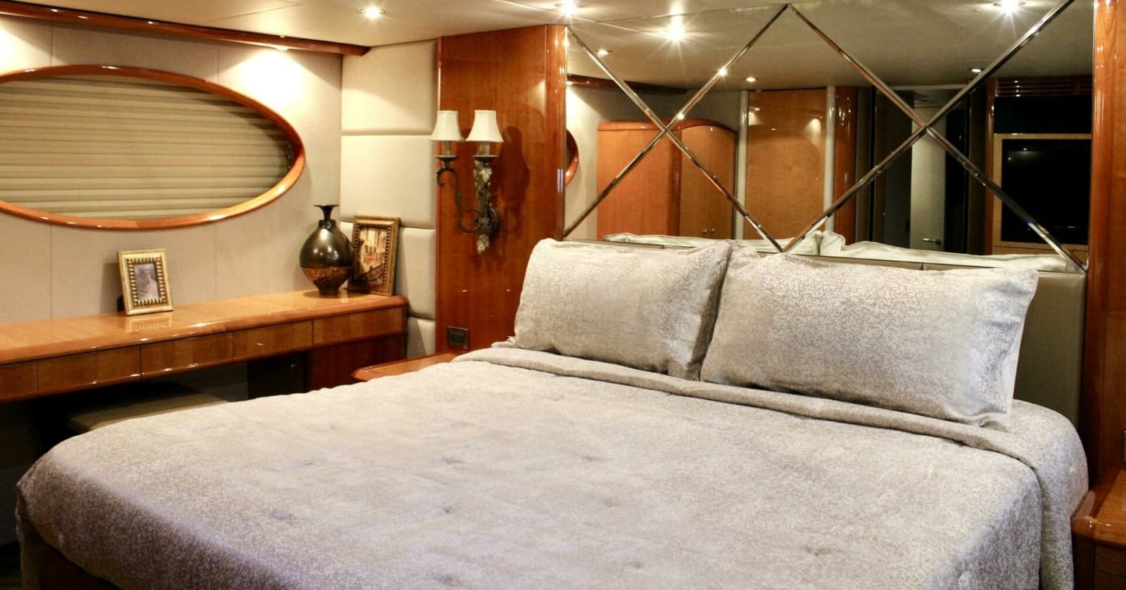 2007 Lazzara Yachts 74 Motor Yacht - Photo 87