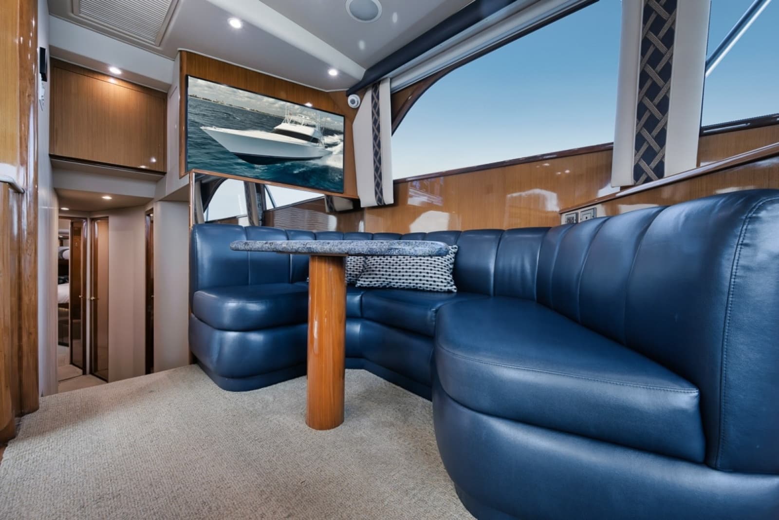 2003 Viking 52 Convertible - Photo 9
