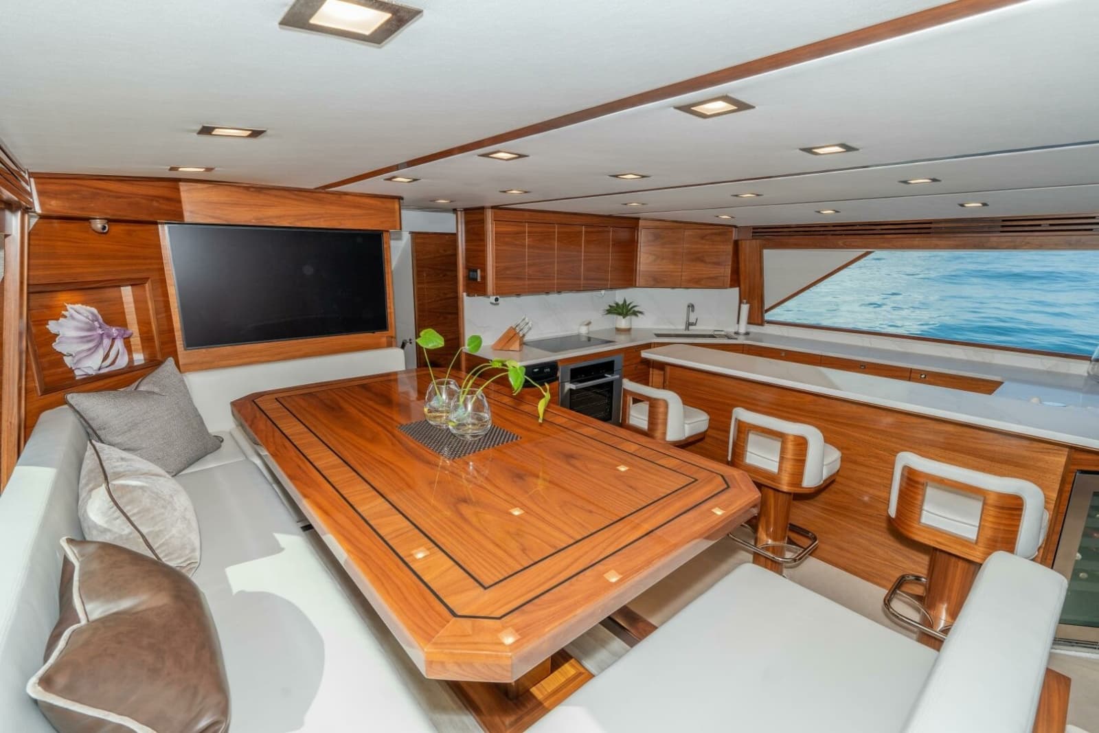 2025 Viking 90C - Photo 25