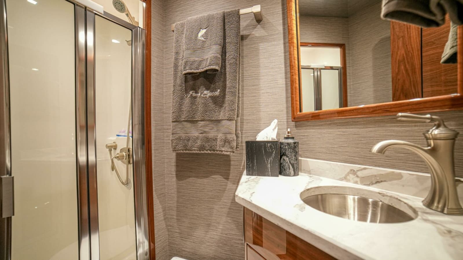 2023 Viking 72 Convertible - Photo 71